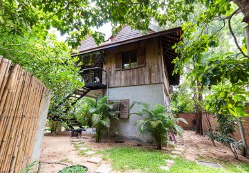 6 Bedroom 2 Wooden House For Sale - Slor Kram, Siem Reap thumbnail