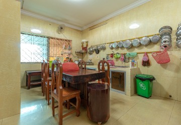 11 Bedroom Guesthouse For Sale - Near National Rd 6, Slor Kram, Siem Reap thumbnail