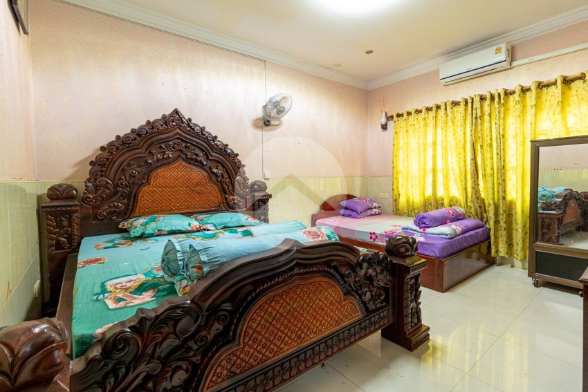 11 Bedroom Guesthouse For Sale - Near National Rd 6, Slor Kram, Siem Reap