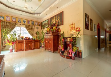 11 Bedroom Guesthouse For Sale - Near National Rd 6, Slor Kram, Siem Reap thumbnail