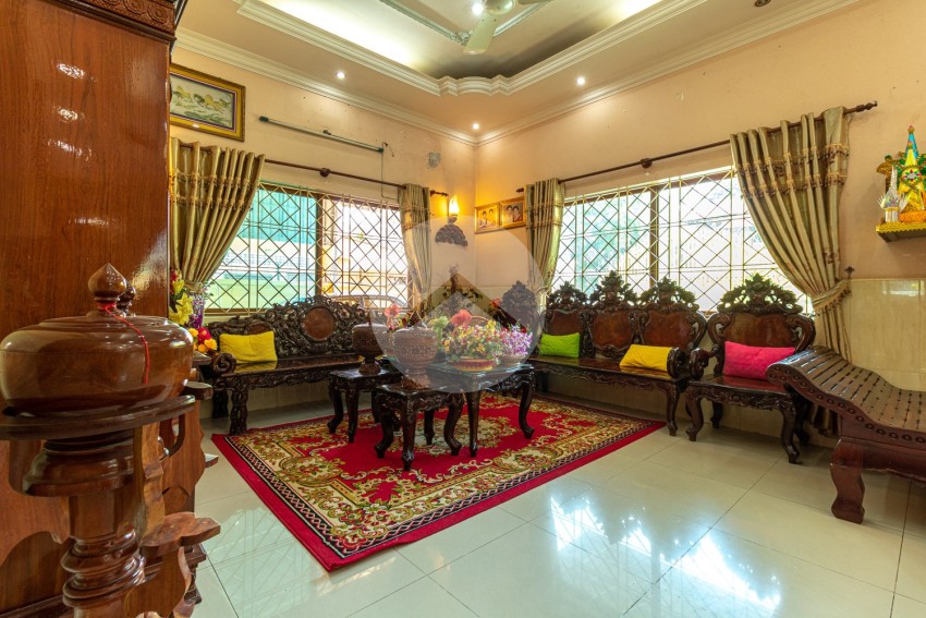 11 Bedroom Guesthouse For Sale - Near National Rd 6, Slor Kram, Siem Reap