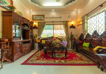 11 Bedroom Guesthouse For Sale - Near National Rd 6, Slor Kram, Siem Reap thumbnail