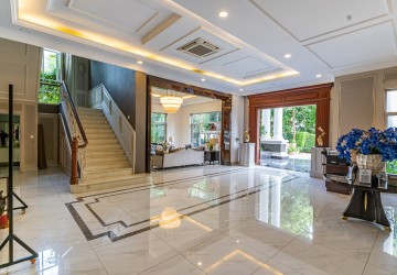 5 Bedroom Villa King B For Sale - Borey Peng Huoth, Chbar Ampov, Phnom Penh thumbnail