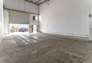 110 Sqm Warehouse For Rent - Srah Chork, Phnom Penh thumbnail