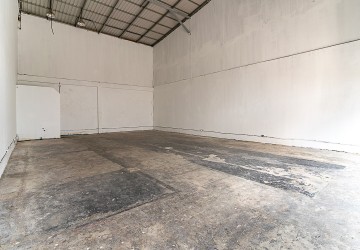 110 Sqm Warehouse For Rent - Srah Chork, Phnom Penh thumbnail