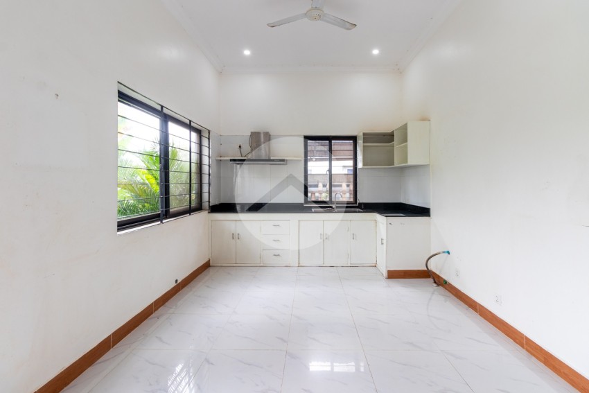 3 Bedroom Villa For Sale - Sangkat Siem Reap, Siem Reap