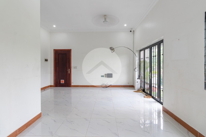 3 Bedroom Villa For Sale - Sangkat Siem Reap, Siem Reap