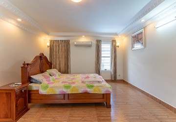 5 Bedroom Townhouse For Rent - Preaek Pra, Phnom Penh thumbnail