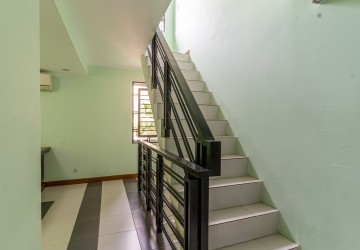 2 Bedroom Townhouse For Sale - Phsar Daeum Thkov, Phnom Penh thumbnail