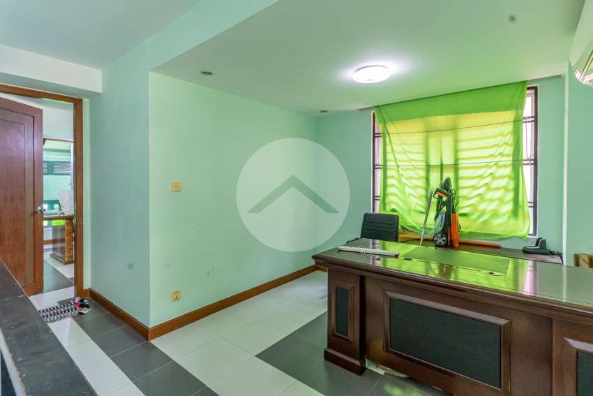 2 Bedroom Townhouse For Sale - Phsar Daeum Thkov, Phnom Penh