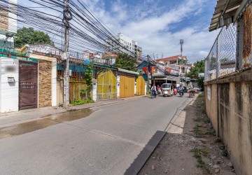 2 Bedroom Townhouse For Sale - Phsar Daeum Thkov, Phnom Penh thumbnail