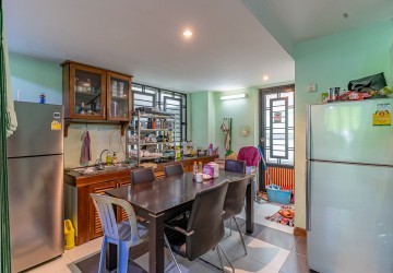 2 Bedroom Townhouse For Sale - Phsar Daeum Thkov, Phnom Penh thumbnail