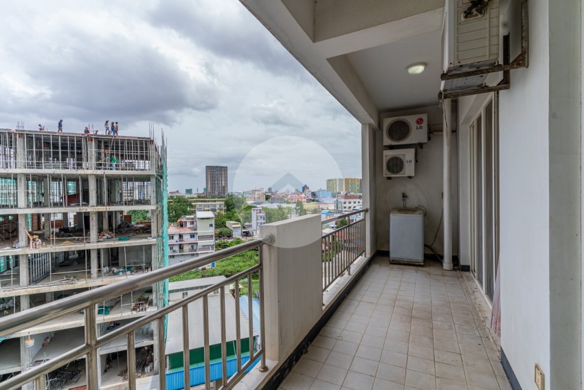 6th Floor 2 Bedroom Condo For Sale - De Castle Diamond, Toul Kork, Phnom Penh