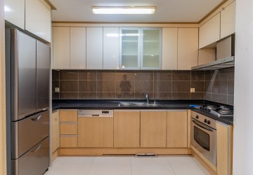 6th Floor 2 Bedroom Condo For Sale - De Castle Diamond, Toul Kork, Phnom Penh thumbnail