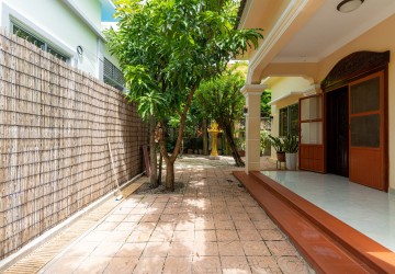 3 Bedroom House For Rent - Sala Kamreuk, Siem Reap thumbnail