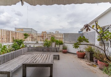 Renovated 3 Bedroom Apartment For Rent - Phsar Chas, Phnom Penh thumbnail