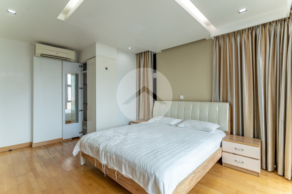 1 Bedroom Serviced Apartment For Rent - BKK1, Phnom Penh - Image 9