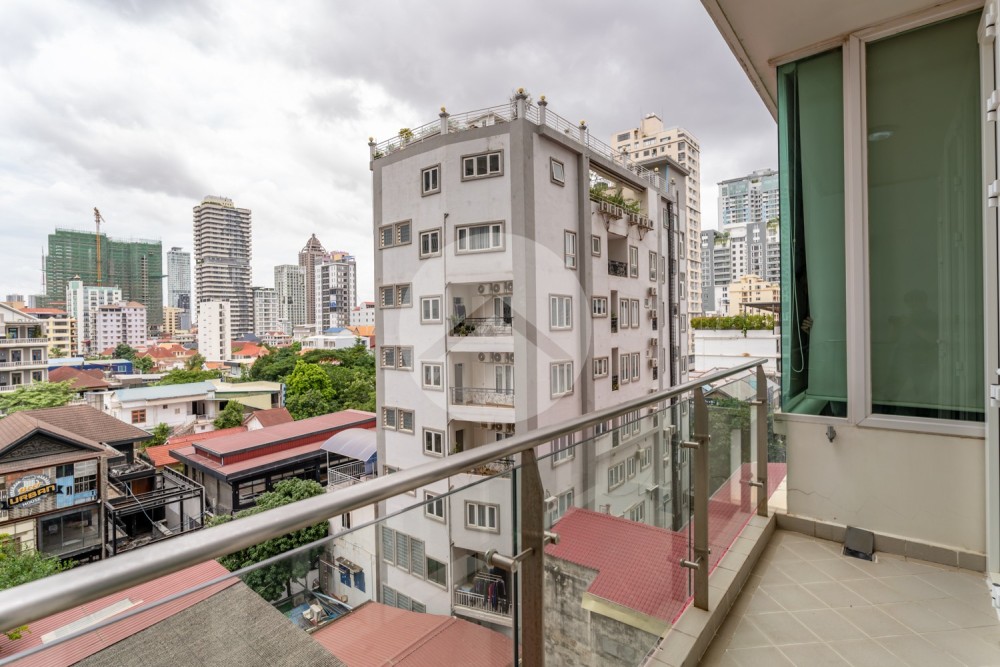 1 Bedroom Serviced Apartment For Rent - BKK1, Phnom Penh - Image 14