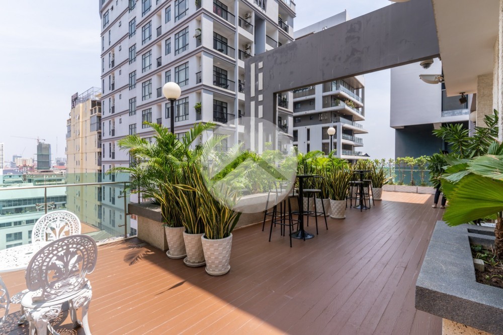 1 Bedroom Serviced Apartment For Rent - BKK1, Phnom Penh - Image 17