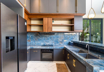 4 Bedroom Villa For Rent - Sala Kamreuk, Siem Reap thumbnail