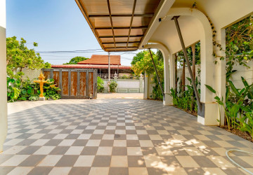 4 Bedroom Villa For Rent - Sala Kamreuk, Siem Reap thumbnail