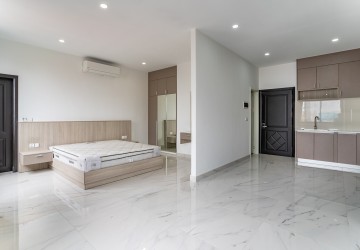 44 Sqm Studio Serviced Apartment For Rent - Chakto Mukh, Phnom Penh thumbnail