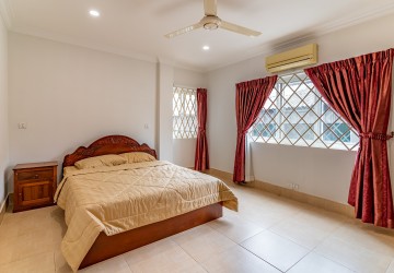 2 Bedrooms Serviced Apartment For Rent - Daun Penh, Phnom Penh thumbnail