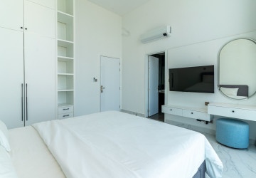 3 Bedroom Penthouse For Rent - J Tower 2, BKK1, Phnom Penh thumbnail