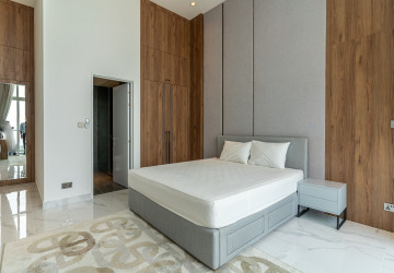 3 Bedroom Penthouse For Rent - J Tower 2, BKK1, Phnom Penh thumbnail