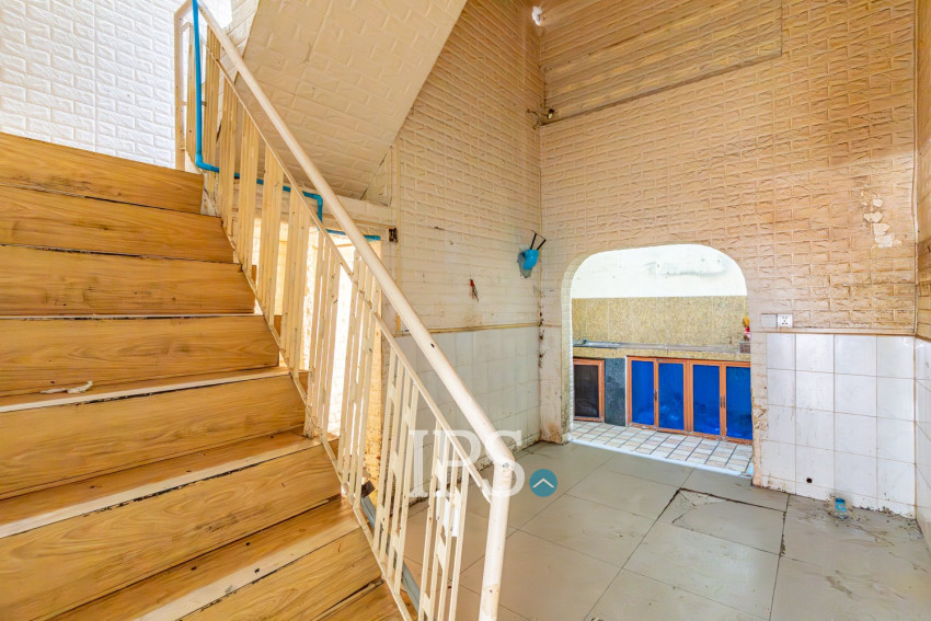 91 Sqm Ground Floor Retail Space For Rent - BKK1, Phnom Penh