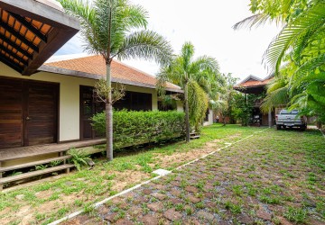 5 Bedroom Luxury Villa For Sale - Svay Dangkum, Siem Reap thumbnail