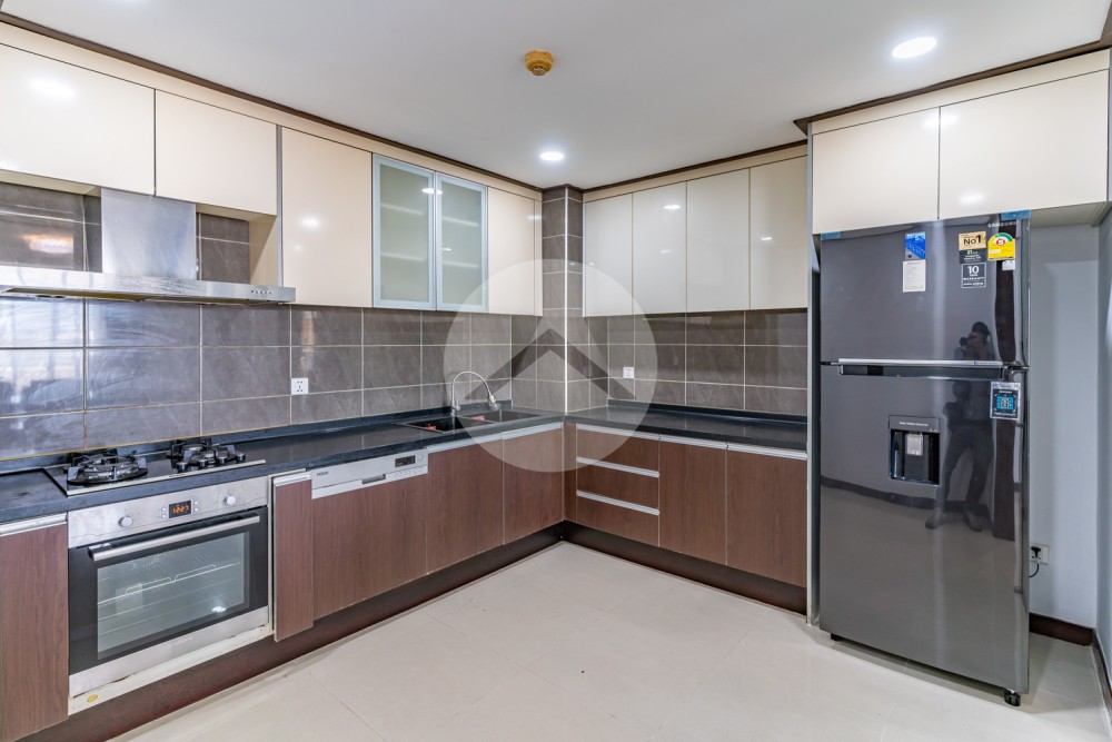 4 Bedroom Condo For Rent - De Castle Diamond, Boeung Kak 2, Phnom Penh - Image 9 4 Bedroom Condo For Rent - De Castle Diamond, Boeung Kak 2, Phnom Penh - Image 9