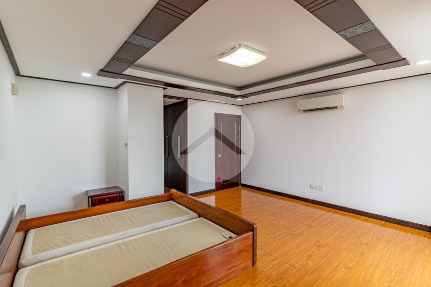 4 Bedroom Condo For Rent - De Castle Diamond, Boeung Kak 2, Phnom Penh