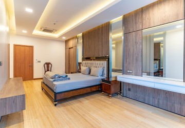 6 Bedroom Penthouse For Rent - Tonle Bassac, Chamkarmon, Phnom Penh thumbnail