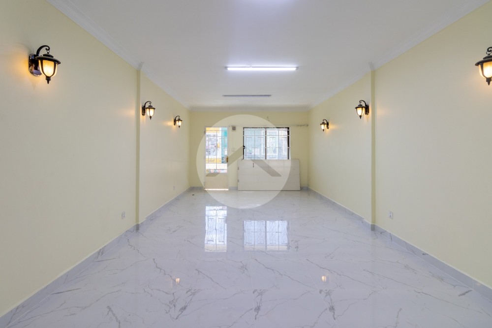 Shophouse For Rent - Sivutha Road, Siem Reap - Image 3