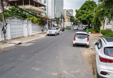 480 Sqm Commercial Land For Rent - Chakto Mukh, Daun Penh, Phnom Penh thumbnail