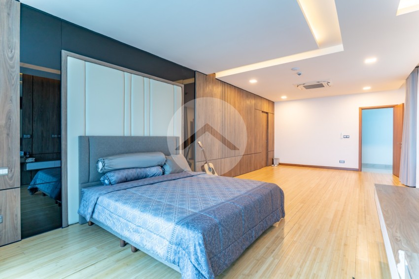 6 Bedroom Penthouse Condo For Rent - Tonle Bassac, Phnom Penh