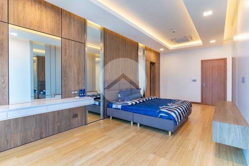 6 Bedroom Penthouse Condo For Rent - Tonle Bassac, Phnom Penh