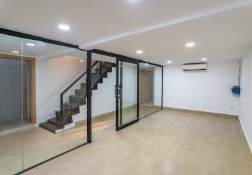 64 Sqm Shophouse For Rent - Daun Penh, Phnom Penh thumbnail