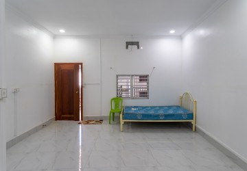 64 Sqm Shophouse For Rent - Daun Penh, Phnom Penh thumbnail