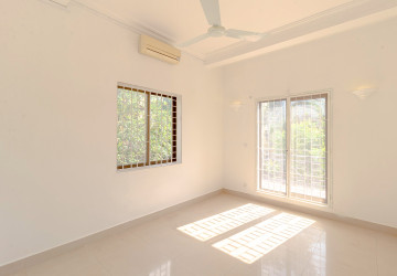 3 Bedroom Villa For Rent - Svay Dangkum, Siem Reap thumbnail