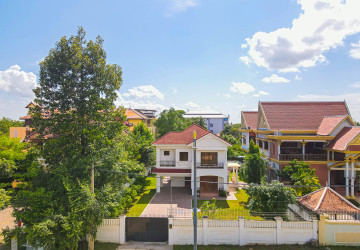 3 Bedroom Villa For Rent - Svay Dangkum, Siem Reap thumbnail