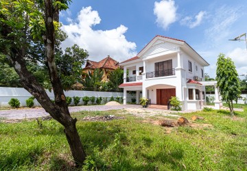 3 Bedroom Villa For Sale - Svay Dangkum, Siem Reap thumbnail