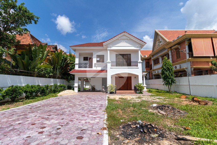 3 Bedroom Villa For Sale - Svay Dangkum, Siem Reap