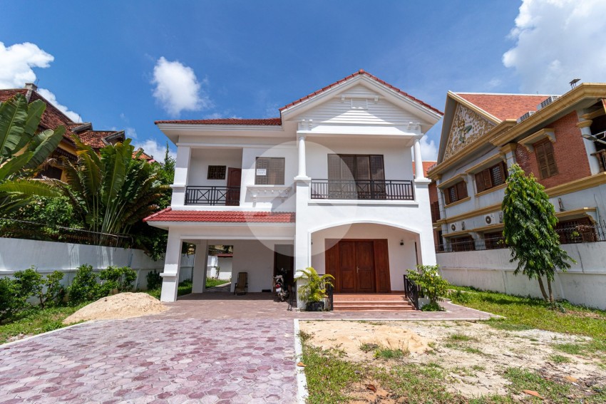 3 Bedroom Villa For Sale - Svay Dangkum, Siem Reap