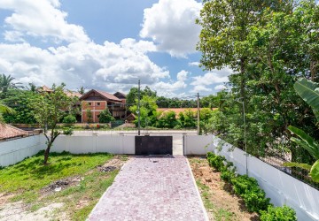 3 Bedroom Villa For Sale - Svay Dangkum, Siem Reap thumbnail