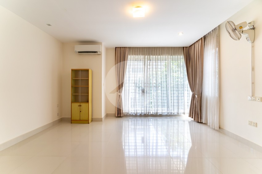 4 Bedroom Link Villa For Sale - Borey Peng Huoth, Project Rosato, Beoung Snor, Phnom Penh