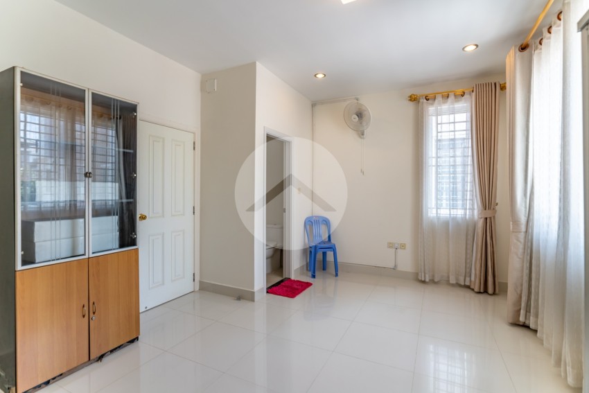 4 Bedroom Link Villa For Sale - Borey Peng Huoth, Project Rosato, Beoung Snor, Phnom Penh