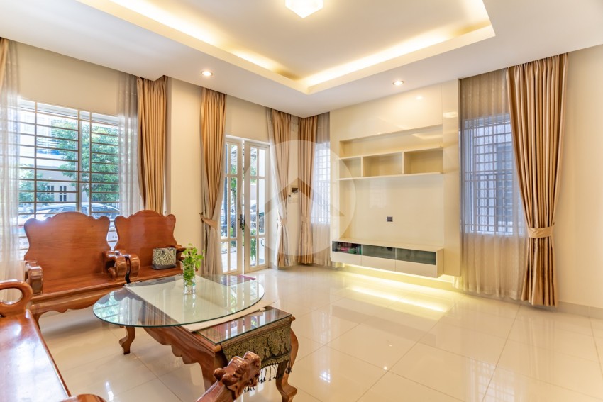 4 Bedroom Link Villa For Sale - Borey Peng Huoth, Project Rosato, Beoung Snor, Phnom Penh