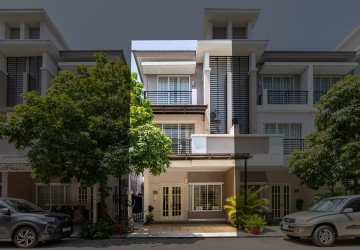 4 Bedroom Link Villa For Sale - Borey Peng Huoth, Project Rosato, Beoung Snor, Phnom Penh thumbnail